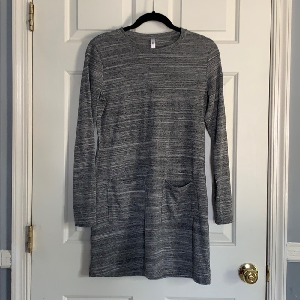 Gray Fabletics long-sleeved dress with POCKETS!
